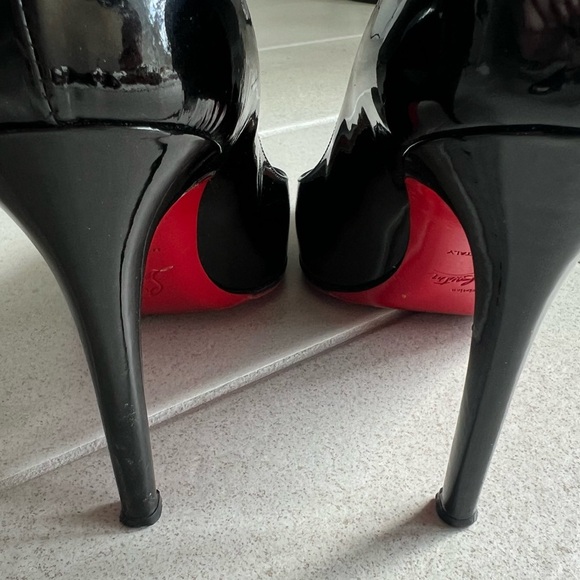 100% Auth Christian Louboutin Black Patent Leather Sz 38 Simple Pump Heels Shoes - Picture 11 of 11